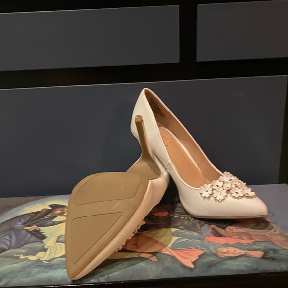 Laura Conrad Heels - Picture 4 of 5